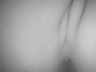 صغيرتي فتاة كس سلس التبول مخفي كام المرحاض