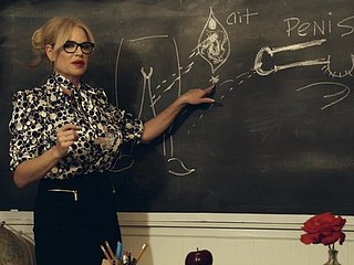 Insegnante con grandi tette Kelly succhiare giocattolo with reference to aula