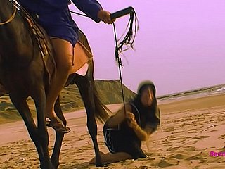modello BDSM Alex Zothberg schiavo deserto