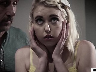 Gran ladeó papá y el tío se folla el adolescente - Chloe cereza