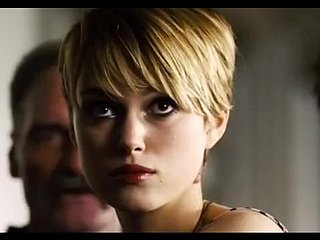 Bebé impresionante Keira Knightley El uso de un traje de Slutty En Clase