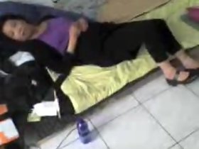 Cina Of age Istri di kamar mandi.