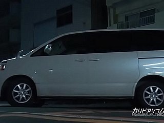 仕事 終わり の キャバ 嬢 を 送迎 の 運転 手 と 結託 し て て ヤリまくる ヤリまくる!