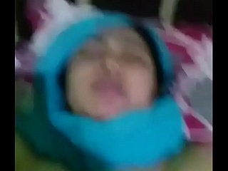 Istri hijabi sialan