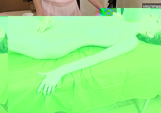 러시아의 아름다움 domna svistok는 오르가즘까지 마사지했습니다