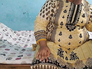 Neighbor varlet Pakistani desi hot aunty Ki Chudai - Aria Mia (Hindi coda cudi)