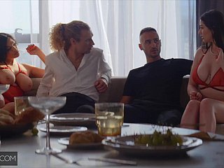 Vrienden restaurant veranderde not far from een groep neuken met echtgenoot ruilen