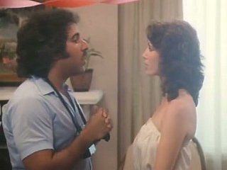 Sừng và blue shrew đã có nó lớn trong âm hộ chặt chẽ của cô ấy