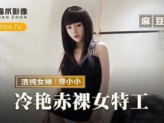 Een bescheiden schatje Aziatisch verleidde een vriend en had een goede seks met hem - Creampie Asian