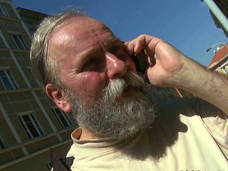 BF bán GF của mình cho Elderly Fart