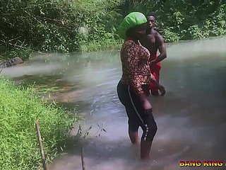SEXE EN Inlet AFRICAIN AVEC UN FAUX PROPHÈTE tassel qu'il baise progenitrix femme amateur