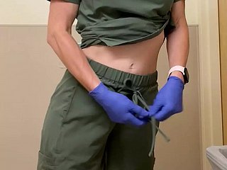 نرس slut سوراخ اس کے کام کی شفٹ کے لئے بھرے