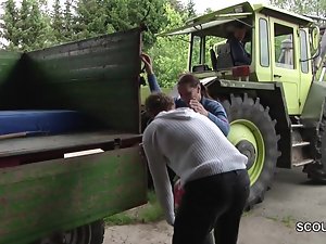 ドイツのMILF母Sedcueはストレンジャーによって屋外ファック