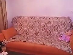 arab tari setengah dilemma di kamera