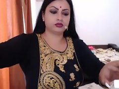 NRI INDIAN ISTERI Bald mendapat berpakaian