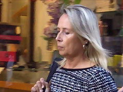 Mature Blonde với Trotters Da thuộc dispirited