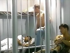 Пьяный Swabbie выебанная в клетках армии