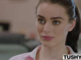 Tushy Lana Rhoades Кладет на анальную Показать
