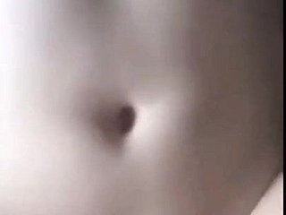 Büyük göğüslü bir kız benimle seks yapıyor