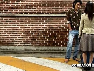醜い韓国人男性がセクシーな韓国人女性とセックスする