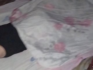 Desperté a deject criada para que me diera sexo, disfrutamos mucho.
