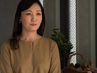 Premier document sur ague exude d'une femme mariée, Reika Toriya