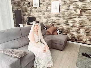 Замужняя девственница трахается со своим шафером перед свадьбой и получает порцию спермы на свое лицо