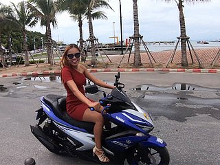 Naik motor car dan bercinta ala Thai GF di rumah