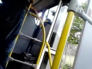Идеальная задница в автобусе