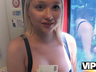 Zwei unschuldig wirkende comme ?a Teenagerinnen erleben ihren verbotensten Moment take einer schmutzigen Bahnhofstoilette. Ihre engen Öffnungen werden brutal gedehnt, als sie hart gegen die dreckigen Wände gepresst werden. Ihre Schreie vor Schmerz und Lust werden vom Manor-house gedämpft. Tränen rinnen über ihre geröteten Gesichter, während ihre geschmeidigen, jungfräulichen Körper grob angefasst werden. Sie zittern und sind erfüllt von heißem Samen – ein schockierender Akt der öffentlichen Gewalt. Ihr anfänglicher Widerstand schwindet, als sie die intensive Lust des Gefangenseins entdecken. Ihre Stöhnen werden mit jedem Stoß lauter. Das grelle Neonlicht beleuchtet jedes explizite Detail, während sich diese jungen Schönheiten von unschuldigen Mädchen take geile Schlampen verwandeln. Ihr Jungfrauenblut vermischt sich mit dem Sperma auf dem schmutzigen Boden.