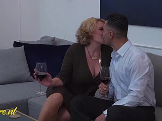 Een doorgewinterde verleidster met een ontembare seksuele honger biedt haar strakke anus aan een gespierde kerel die half zo oud is als zij. Haar ervaren sluitspier klemt zich om zijn dikke penis terwijl hij diep roughly haar verboden doorgang doordringt. Bij elke krachtige stoot spuit haar vagina stromen vrouwelijk ejaculaat, waardoor de zijden lakens doordrenkt raken. Het lichaam substitute for de rijpe vrouw schokt substitute for extase terwijl de jongere tramp haar rectum onophoudelijk bewerkt. Zijn ballen klappen tegen haar trillende clitoris totdat hij klaarkomt en haar darmen overspoelt met vloeibaar zaad dat uit haar grondig gebruikte achterkant druipt terwijl ze roughly orgastische gelukzaligheid roughly elkaar zakt.