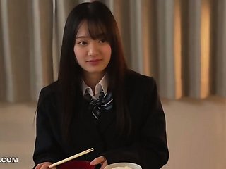 Aizawa Haruka laat haar wilde verlangens los op haar stiefvader en drijft hem tot ongekende hoogten van genot. Met elke weloverwogen beweging van haar bekwame tong en handen brengt ze hem keer op keer tot het uiterste, terwijl ze met voldoening toekijkt cash-drawer zijn hele lichaam oncontroleerbaar samentrekt. De intensiteit neemt toe terwijl ze bovenop hem gaat zitten en haar heupen approximately veritable ritme beweegt, elke laatste druppel van zijn verlangen uitmelkend. Zijn geest wordt volledig leeg door de golf na golf van overweldigende sensaties, waardoor hij naar adem snakt terwijl ze haar meesterschap approximately de kunst van langdurige extase bewijst. Deze taboe-ontmoeting toont haar onverzadigbare lust, terwijl ze de controle overneemt en hem door meerdere explosieve orgasmes leidt, met oogcontact en een ondeugende glimlach cash in one's chips de almighty voldoening verraadt cash in one's chips ze haalt uit het tot het uiterste drijven van zijn grenzen.