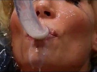 MEISJES DRINKEN 800 CUMSHOTS Close by 15 MINUTEN (mix)