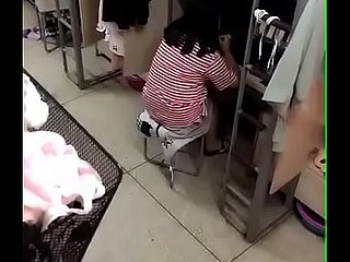 极品F罩杯二次元狂热校鸡女生寝室场景视角自拍视频主播直播