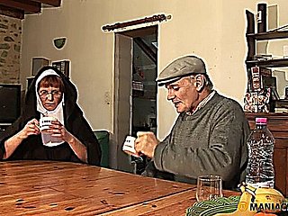 Papy Voyeur vecchia suora Zoranal Dp Nonne B