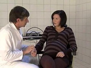 MILF preggers se fait baiser