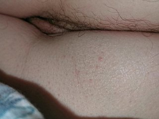 Isteri Irritant Soft dan belakang Pussy Bulge - Tidak menyedari